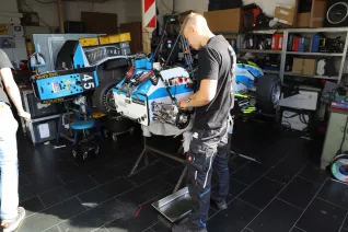 brs_motorsport_dreh_in_der_werkstatt_20210923_foto_juri_kuestenmacher_09.jpg (DE)