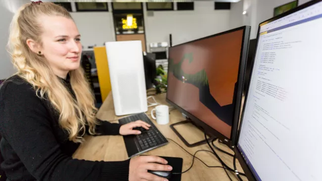informatik_game_studio_sta_20220426_foto_eric_lichtenscheidt_14_fs22.jpg (DE)