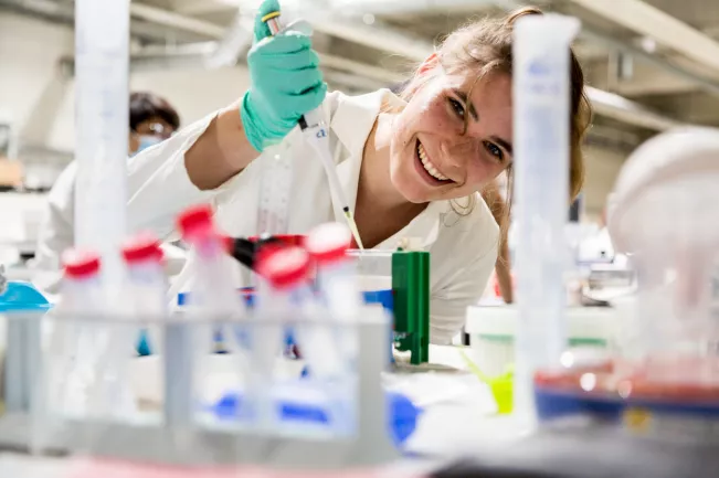 anna praktikum biologie volk Rhb Halle K 20220519 foto eric lichtenscheidt 19 fs22.jpg